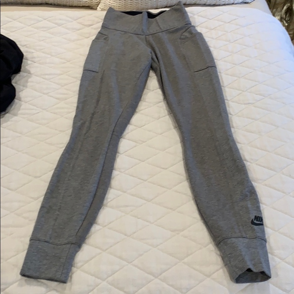 Nike leggings - Picture 2 of 4